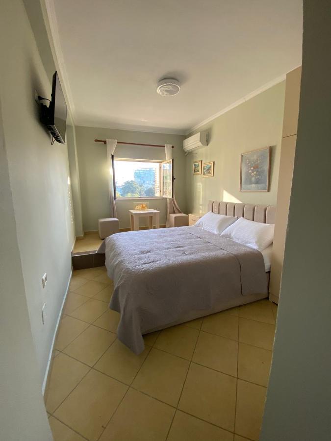 Central Park Rooms Tirana Bagian luar foto
